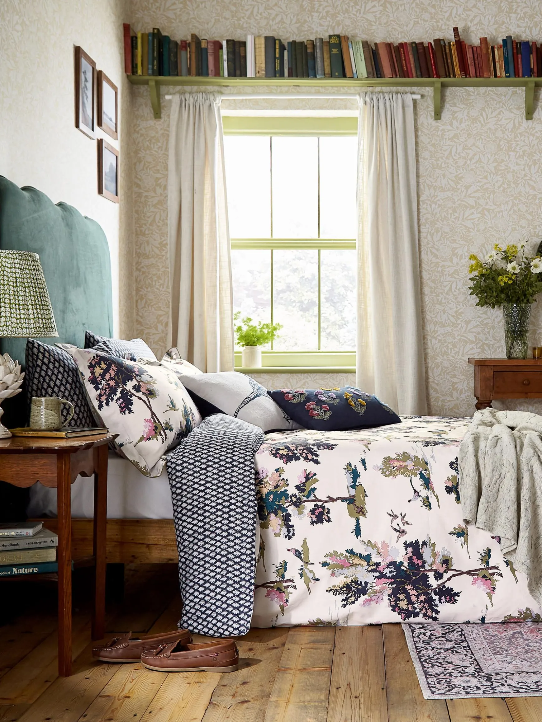 Black Woodland Scene Cover Set