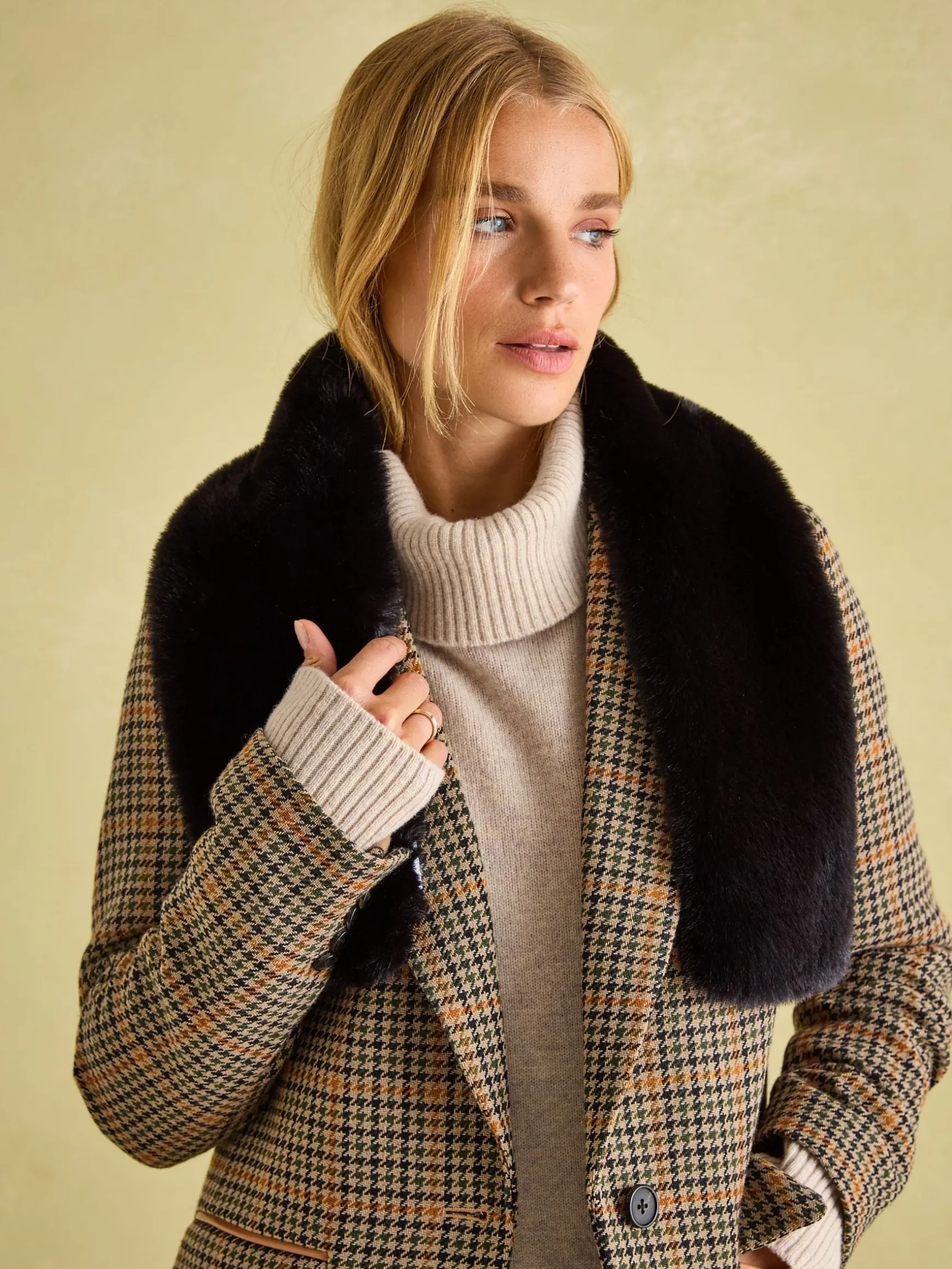 Callcott Black Faux Fur Scarf